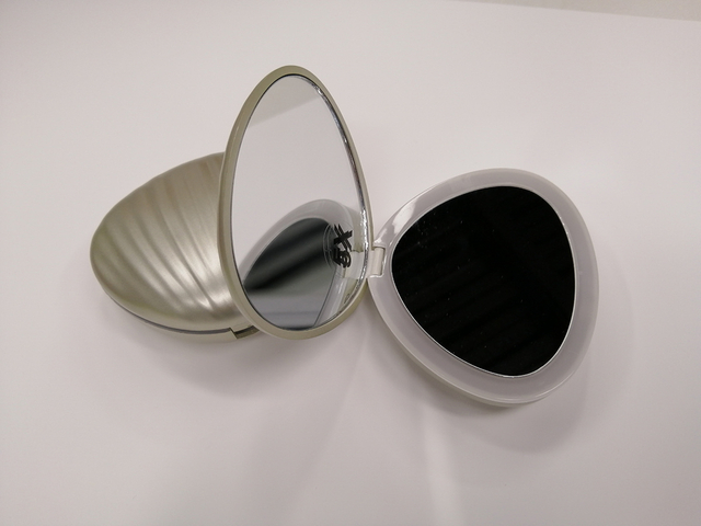 LED-lomme kosmetisk spejl Shell-formet makeup-spejl